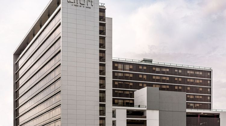 aloft Panama Exterior