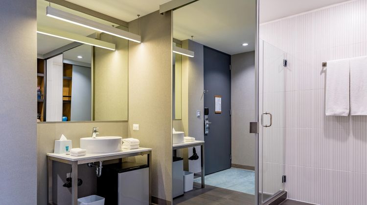 aloft Panama Room