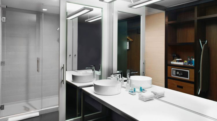 Aloft Raleigh-Durham Airport Brier Creek Room