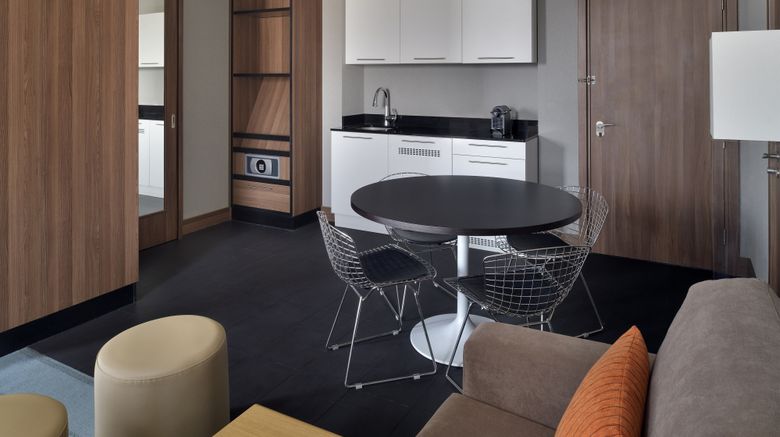 <b>Aloft Dhahran Room</b>. Images powered by <a href="https://www.leonardoworldwide.com/" title="Leonardo Worldwide" target="_blank">Leonardo</a>.