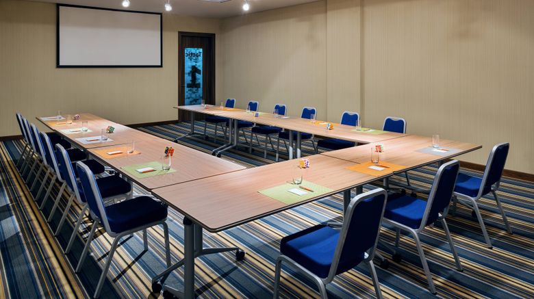<b>Aloft Dhahran Meeting</b>. Images powered by <a href="https://www.leonardoworldwide.com/" title="Leonardo Worldwide" target="_blank">Leonardo</a>.