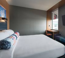 Aloft Denver Airport at Gateway Park Room