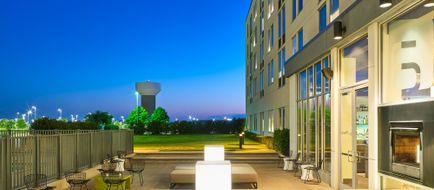aloft Plano Exterior