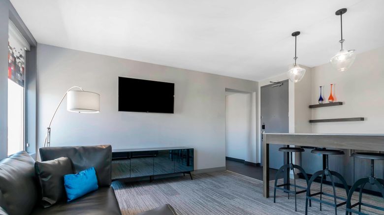 <b>Aloft Newport on the Levee Suite</b>. Images powered by <a href="https://www.leonardoworldwide.com/" title="Leonardo Worldwide" target="_blank">Leonardo</a>.