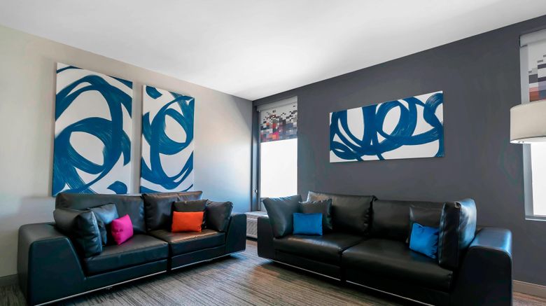 <b>Aloft Newport on the Levee Suite</b>. Images powered by <a href="https://www.leonardoworldwide.com/" title="Leonardo Worldwide" target="_blank">Leonardo</a>.