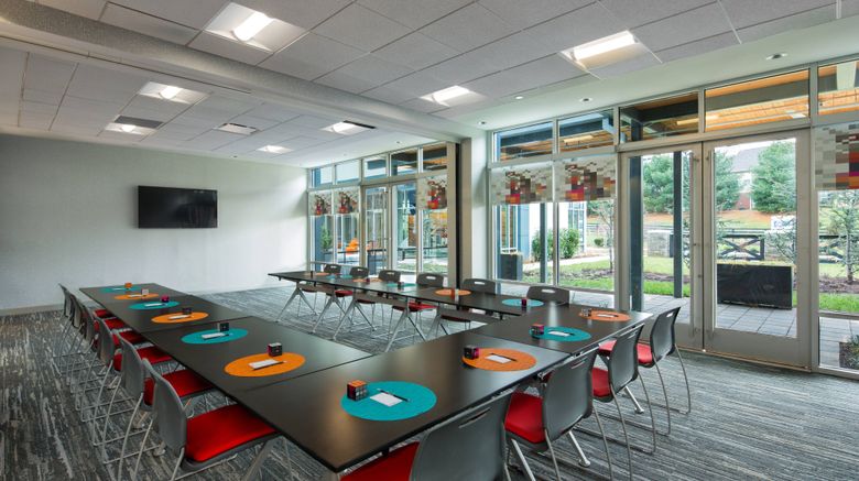 <b>Aloft Louisville East Meeting</b>. Images powered by <a href="https://www.leonardoworldwide.com/" title="Leonardo Worldwide" target="_blank">Leonardo</a>.