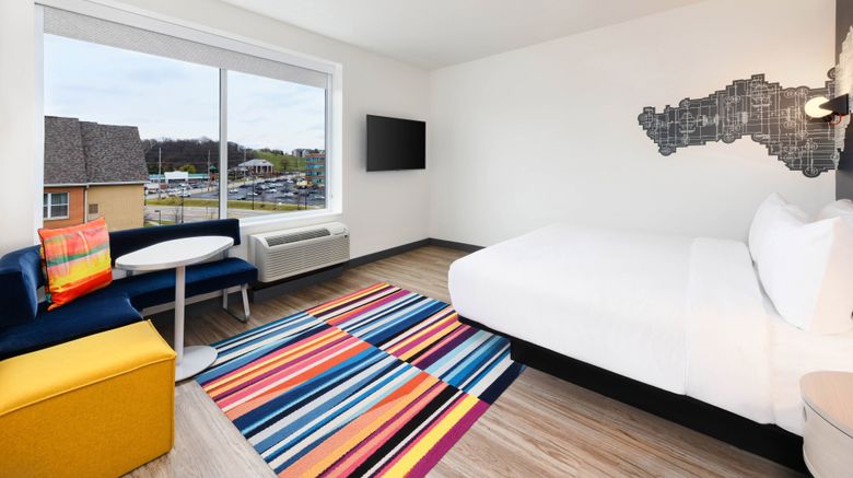 <b>aloft Cincinnati West Chester Suite</b>. Images powered by <a href="https://www.leonardoworldwide.com/" title="Leonardo Worldwide" target="_blank">Leonardo</a>.