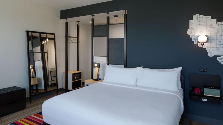 Aloft Columbus University District Room