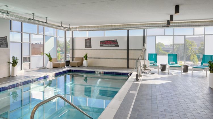 Aloft Columbus University District Pool