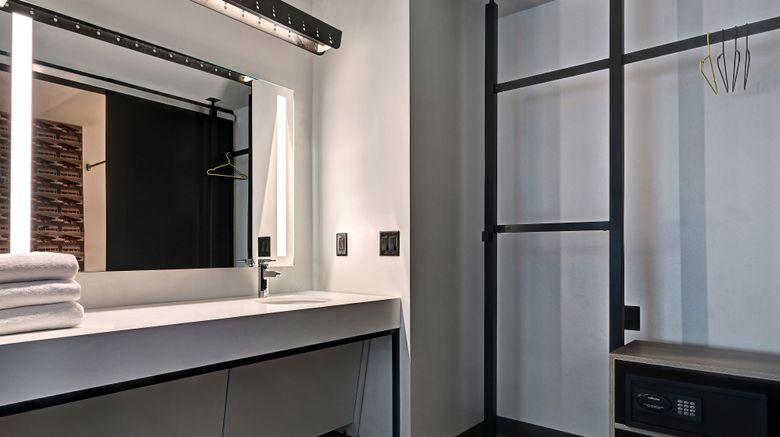 <b>Aloft Mooresville Room</b>. Images powered by <a href="https://www.leonardoworldwide.com/" title="Leonardo Worldwide" target="_blank">Leonardo</a>.