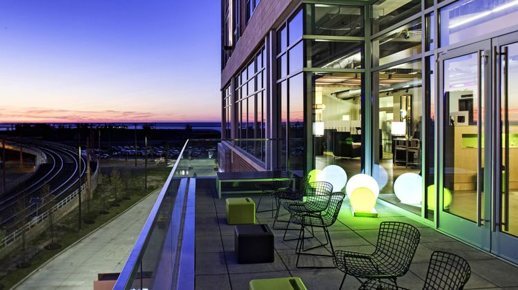 aloft Cleveland Downtown Exterior