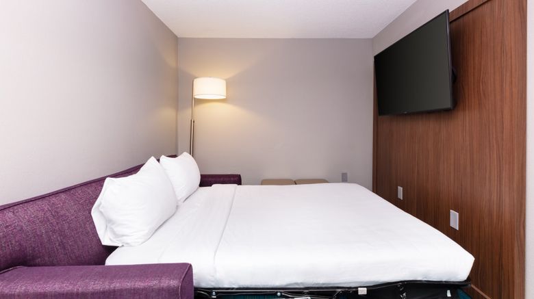 <b>Aloft Columbia Harbison Suite</b>. Images powered by <a href="https://www.leonardoworldwide.com/" title="Leonardo Worldwide" target="_blank">Leonardo</a>.