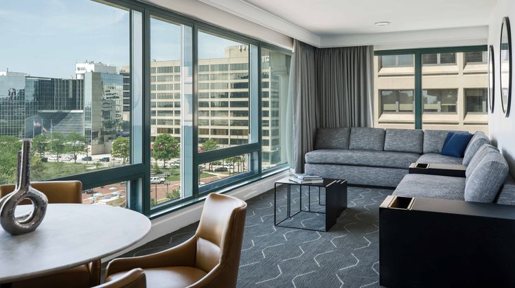 Renaissance Baltimore Harborplace Hotel Suite