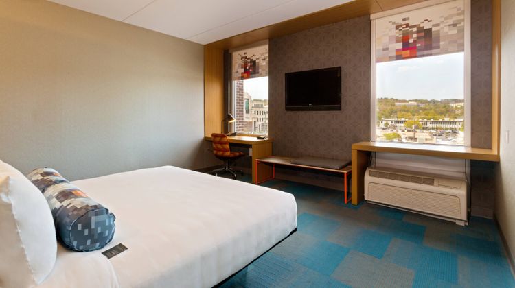 aloft Birmingham Soho Square Room