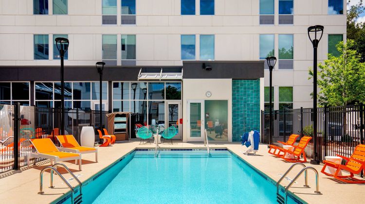 Aloft Alpharetta Pool
