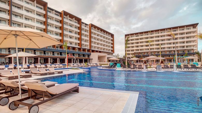 <b>Royalton Blue Waters Montego Bay Pool</b>. Images powered by <a href="https://www.leonardoworldwide.com/" title="Leonardo Worldwide" target="_blank">Leonardo</a>.