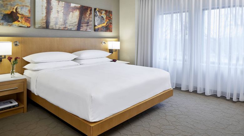 <b>Renaissance Chicago Glenview Suite Hotel Room</b>. Images powered by <a href="https://www.leonardoworldwide.com/" title="Leonardo Worldwide" target="_blank">Leonardo</a>.