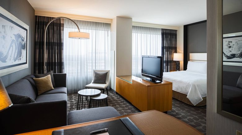 <b>Renaissance Chicago O'Hare Suites Hotel Room</b>. Images powered by <a href="https://www.leonardoworldwide.com/" title="Leonardo Worldwide" target="_blank">Leonardo</a>.