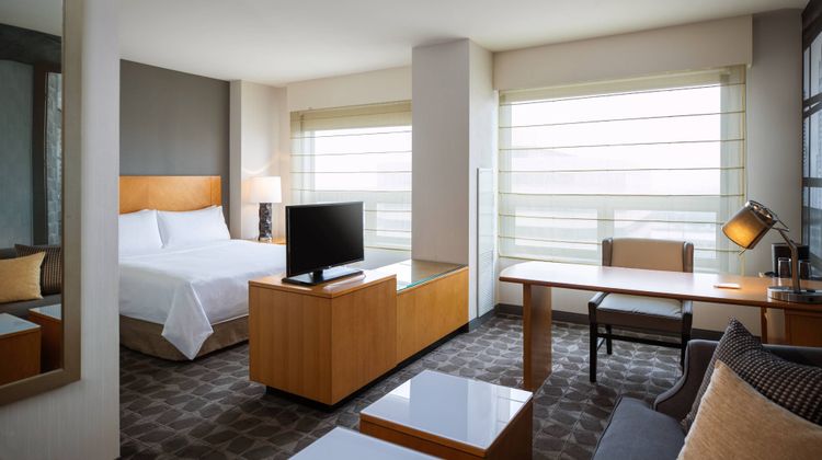 Renaissance Chicago O'Hare Suites Hotel Room