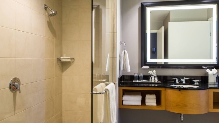 Renaissance Chicago O'Hare Suites Hotel Room