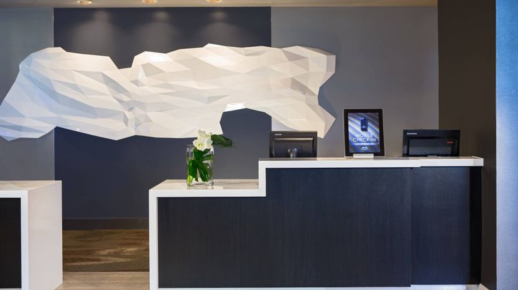 Renaissance Chicago O'Hare Suites Hotel Lobby
