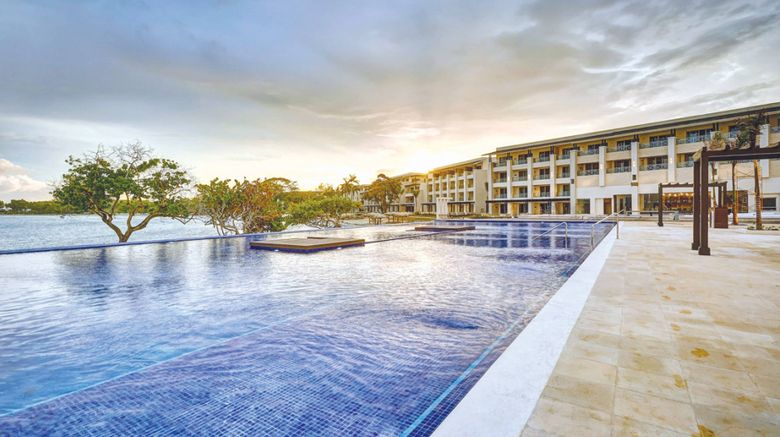 <b>Royalton Negril Resort & Spa Pool</b>. Images powered by <a href="https://www.leonardoworldwide.com/" title="Leonardo Worldwide" target="_blank">Leonardo</a>.