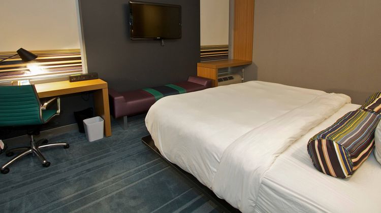 aloft Tulsa Room