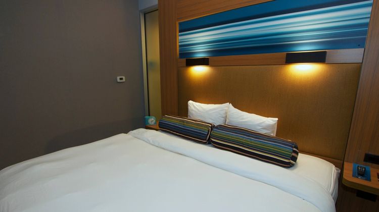 aloft Tulsa Room