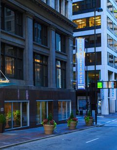 Renaissance Cincinnati Downtown Hotel