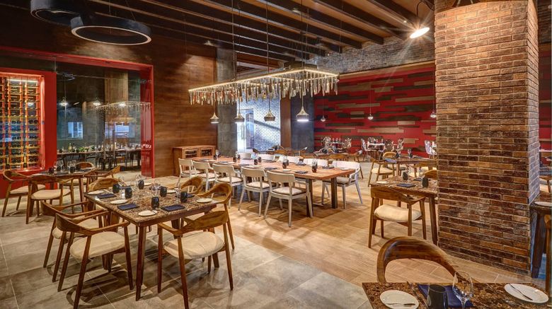 <b>Royalton Saint Lucia Resort & Spa Restaurant</b>. Images powered by <a href="https://www.leonardoworldwide.com/" title="Leonardo Worldwide" target="_blank">Leonardo</a>.