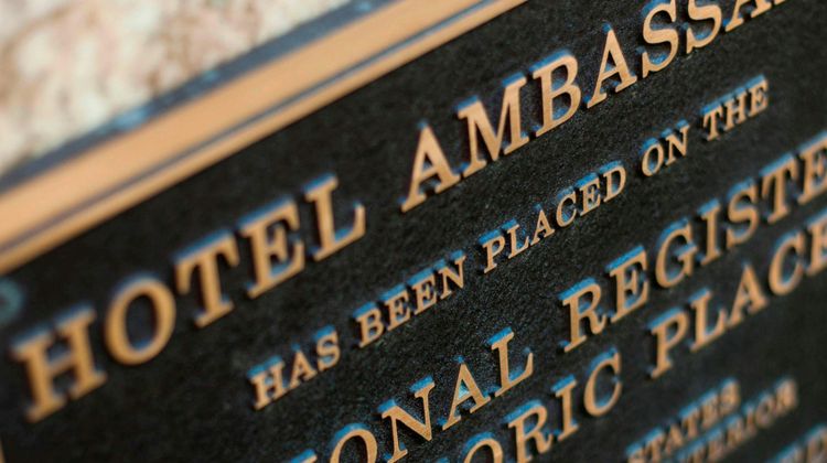Ambassador Hotel Tulsa, Autograph Coll Exterior
