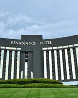 Renaissance St Louis Hotel Airport