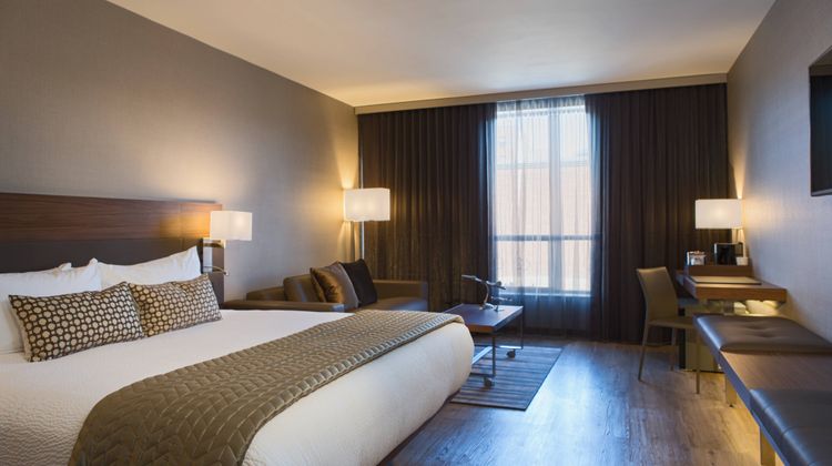 AC Hotel by Marriott Kansas City Plaza Suite