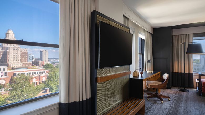 <b>Renaissance Philadelphia Downtown Hotel Room</b>. Images powered by <a href="https://www.leonardoworldwide.com/" title="Leonardo Worldwide" target="_blank">Leonardo</a>.