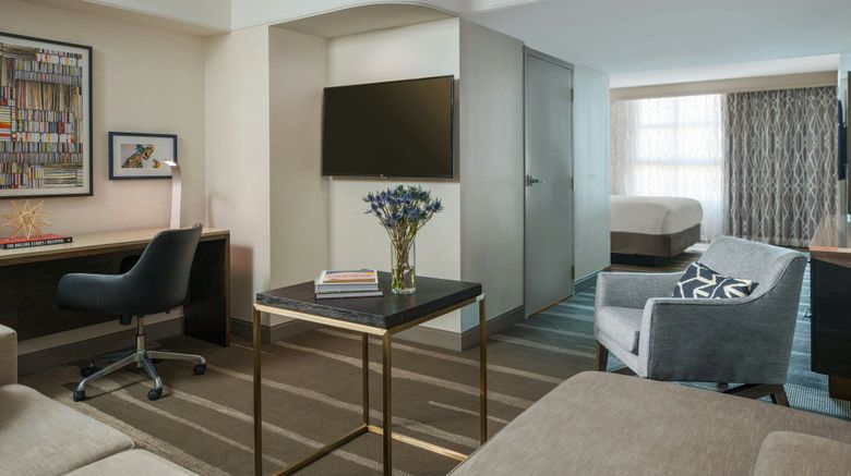 <b>Renaissance Los Angeles Airport Hotel Room</b>. Images powered by <a href="https://www.leonardoworldwide.com/" title="Leonardo Worldwide" target="_blank">Leonardo</a>.