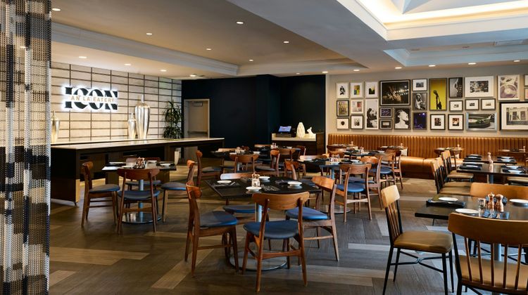 Renaissance Los Angeles Airport Hotel Restaurant