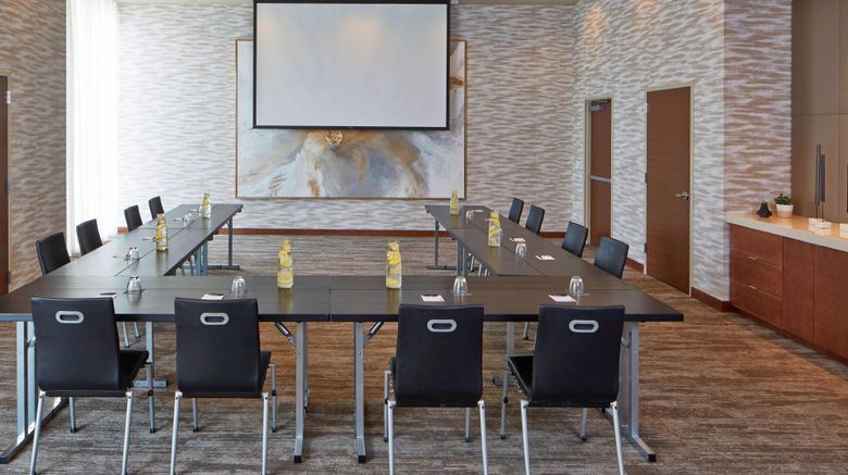 <b>AC Hotel Des Moines East Village Meeting</b>. Images powered by <a href="https://www.leonardoworldwide.com/" title="Leonardo Worldwide" target="_blank">Leonardo</a>.
