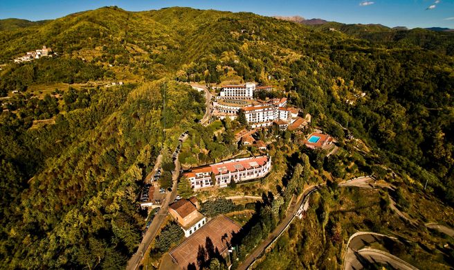 Renaissance Tuscany Il Ciocco Resort&Spa Exterior