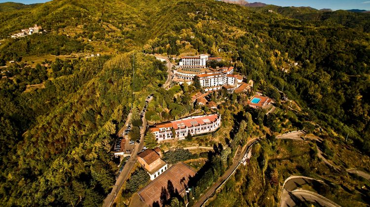Renaissance Tuscany Il Ciocco Resort&Spa Exterior