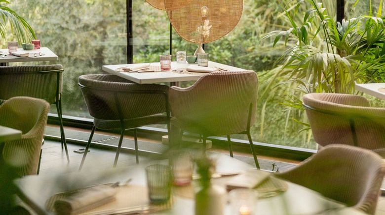 <b>Renaissance Paris Arc de Triomphe Hotel Restaurant</b>. Images powered by <a href="https://www.leonardoworldwide.com/" title="Leonardo Worldwide" target="_blank">Leonardo</a>.