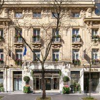 Renaissance Paris Nobel Tour Eiffel Hotel