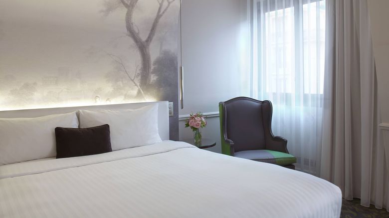 <b>Renaissance Paris Nobel Tour Eiffel Hotel Room</b>. Images powered by <a href="https://www.leonardoworldwide.com/" title="Leonardo Worldwide" target="_blank">Leonardo</a>.