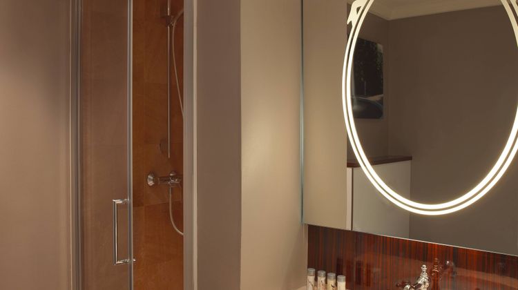 Renaissance Paris Nobel Tour Eiffel Hotel Room