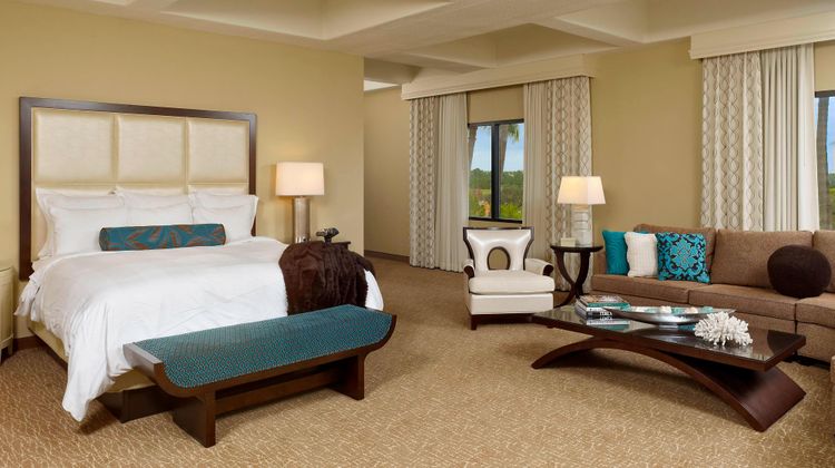 Renaissance Orlando at Seaworld Suite