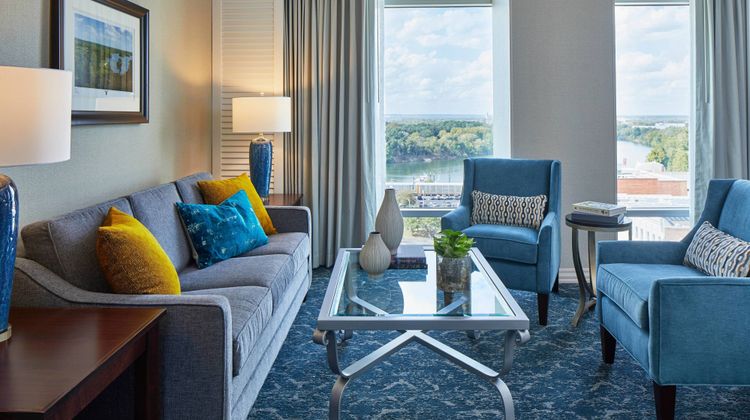 Renaissance Montgomery Hotel & Spa Room