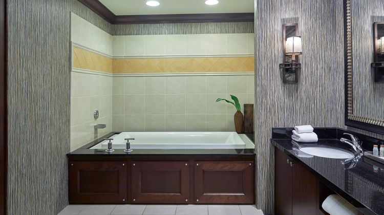 Renaissance Montgomery Hotel & Spa Room