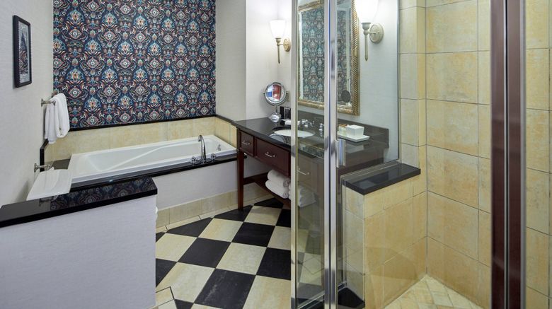 <b>The Battle House, A Renaissance Hotel Room</b>. Images powered by <a href="https://www.leonardoworldwide.com/" title="Leonardo Worldwide" target="_blank">Leonardo</a>.