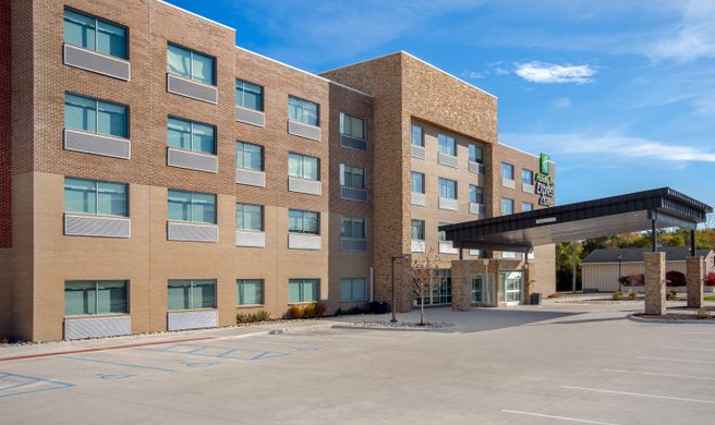 Holiday Inn Express & Suites Oscoda Exterior