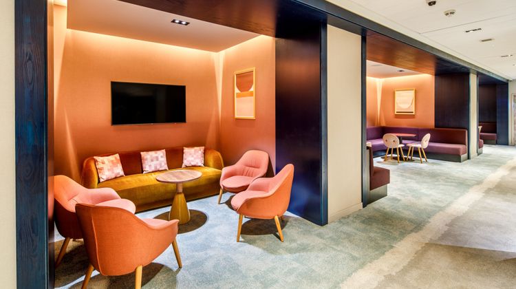 Holiday Inn London - Heathrow Bath Road Restaurant