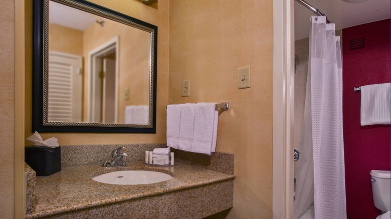 <b>Courtyard by Marriott Richmond West Room</b>. Images powered by <a href="https://www.leonardoworldwide.com/" title="Leonardo Worldwide" target="_blank">Leonardo</a>.